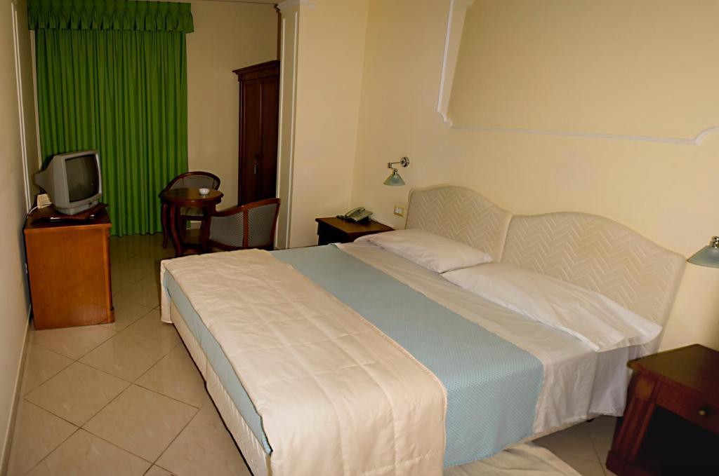 Hotel Marinella Pizzo  Zimmer foto